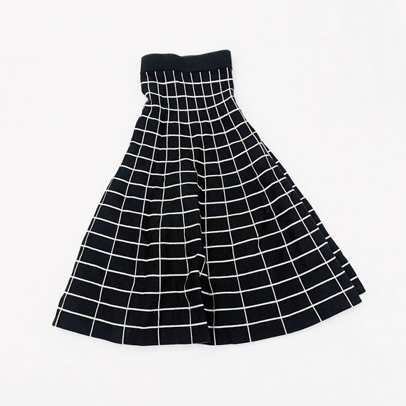Chelsea & Theodore Black and White Flared Flannel Skirt SZ M - Picture 3 of 4